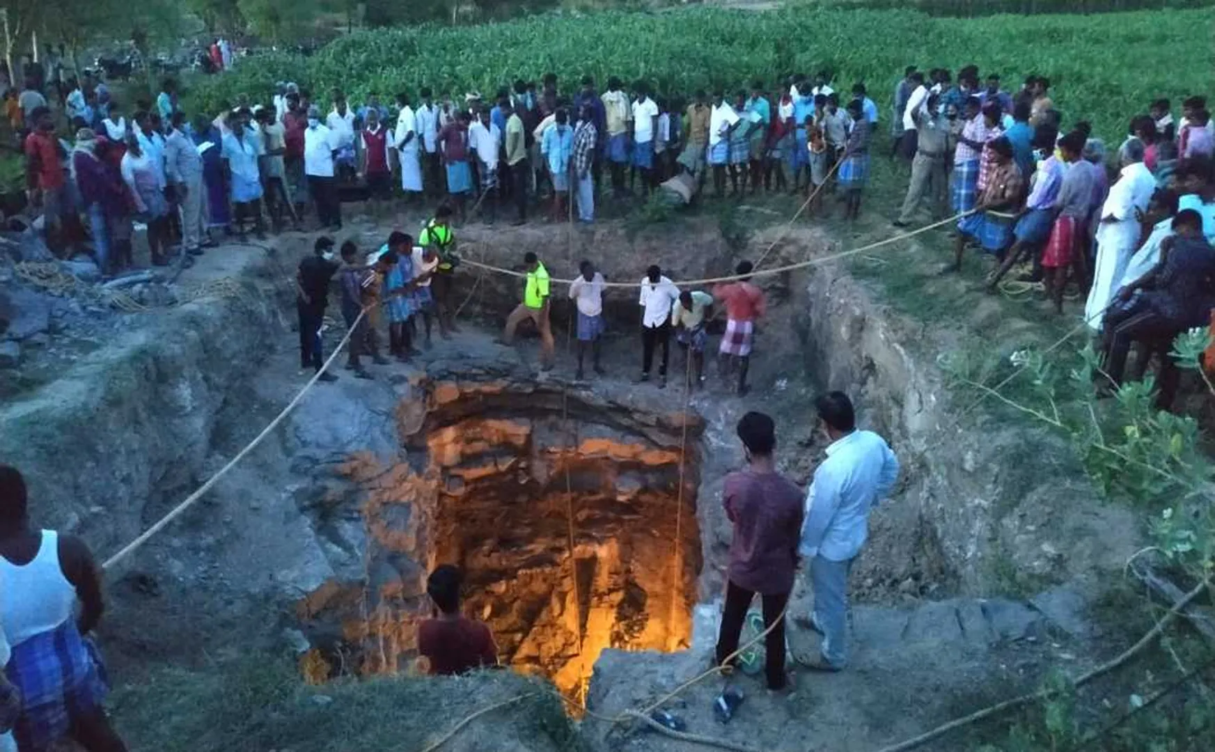 fire and rescue team man died while saving youths from a well
